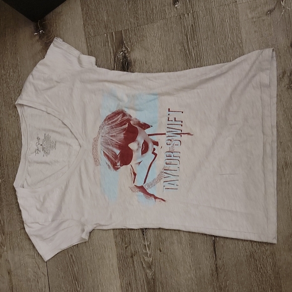 Taylor Swift Tee - Picture 3 of 3